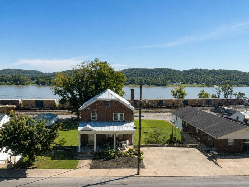 444 W 2nd Street, Maysville, KY 41056 Photo 2