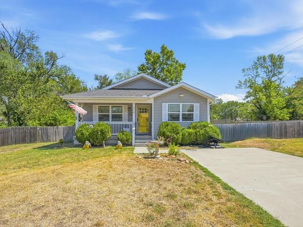 115 S Mccoy Avenue , Joplin, MO 64801