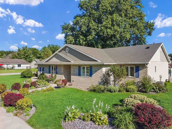 805 Hawthorne Avenue, JANESVILLE, WI 53545