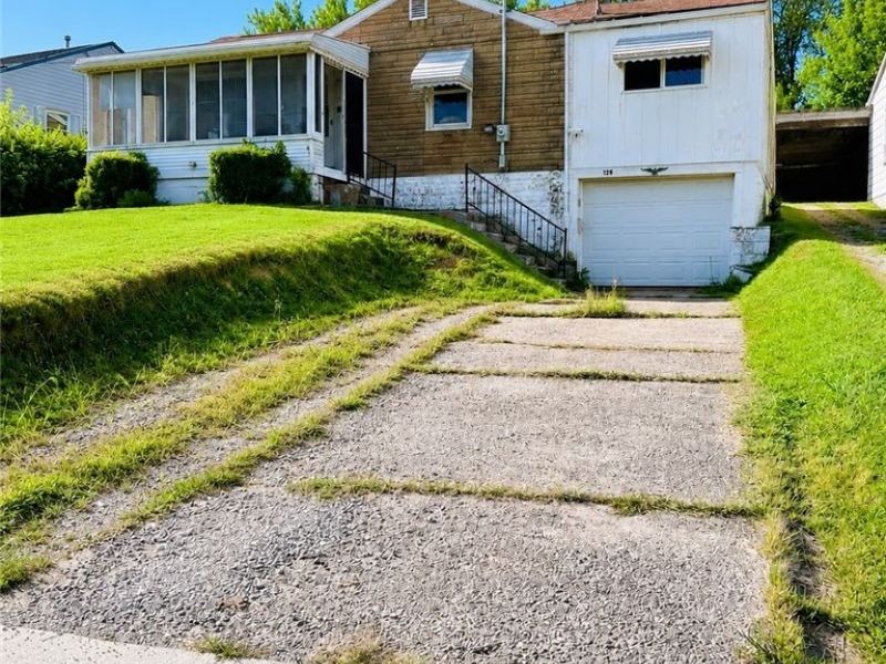 129 S Surry Road, East Liverpool, OH 43920 Photo 2