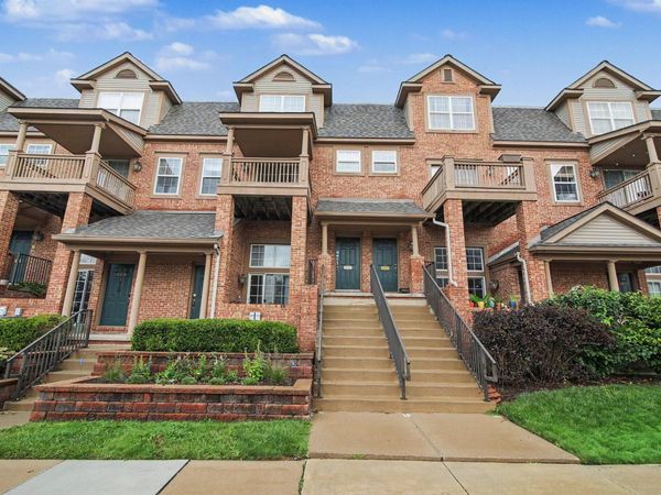 2737 Barclay Way, Ann Arbor, MI 48105