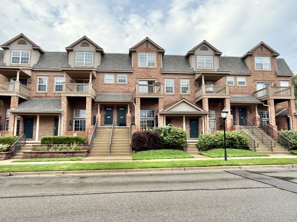 2737 Barclay Way, Ann Arbor, MI 48105