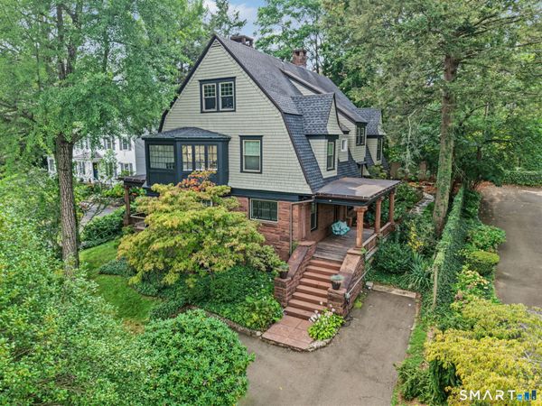8 Saint Ronan, New Haven, CT 06511