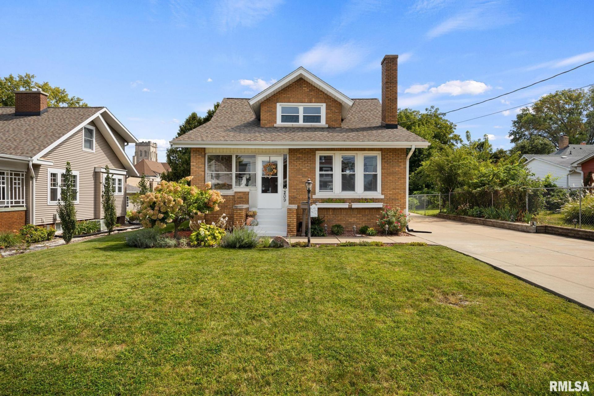 209 S Market Street, Washington, IL 61571 Main Photo