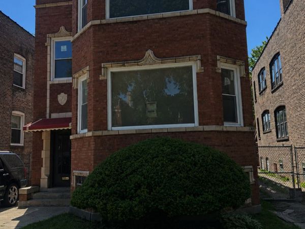 8718 S Kingston Avenue , Chicago, IL 60617