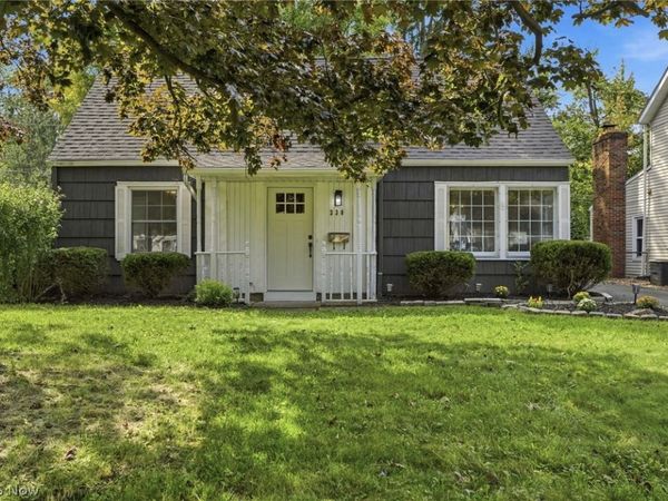 330 Inwood Boulevard , Avon Lake, OH 44012