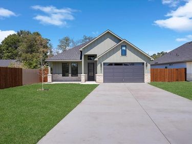 5621 Oak Grove Road N, Fort Worth, TX 76134