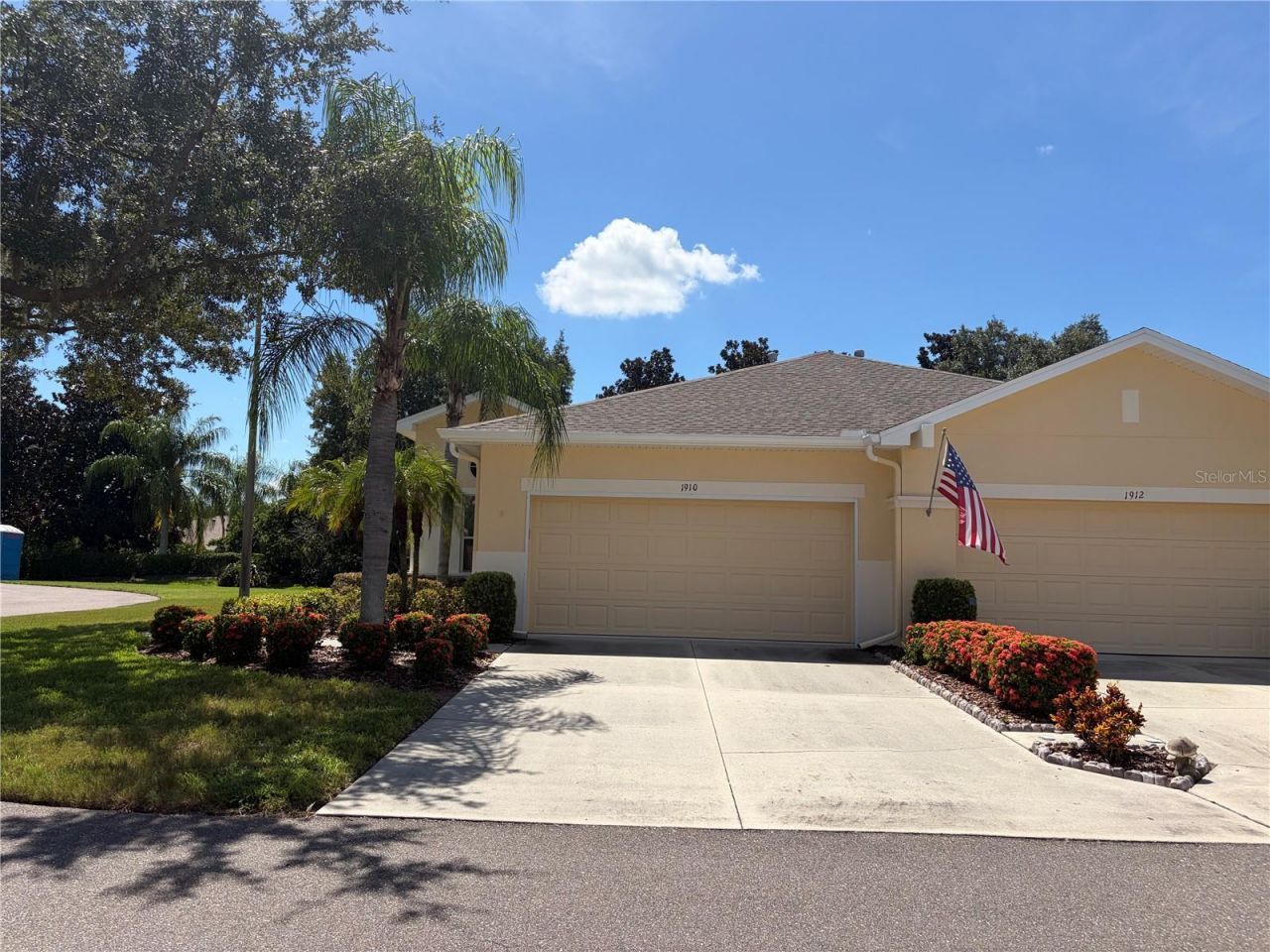 1910 Sifield Greens Way , Unit 52, Sun City Center, FL 33573 Main Photo