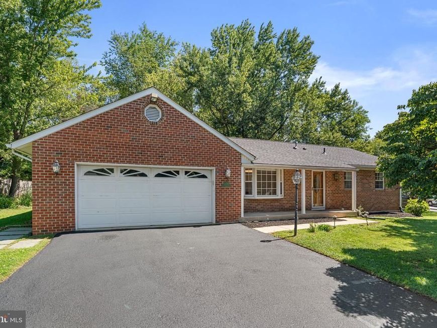 24101 Log House Road, Gaithersburg, MD 20882 Main Photo