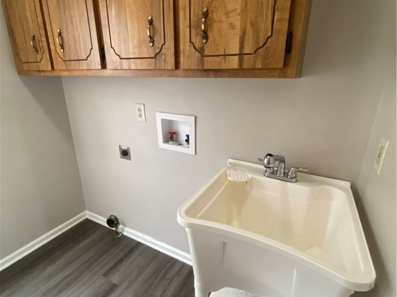 2918 Tampa Avenue, Cleveland, OH 44109 Photo 18