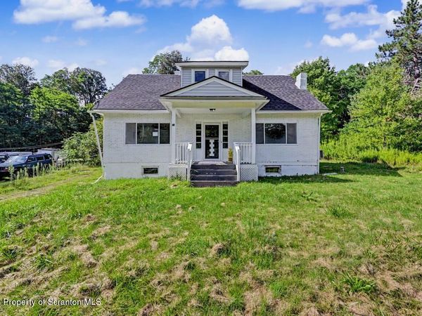 75 Hamlin Highway , Moscow, PA 18444