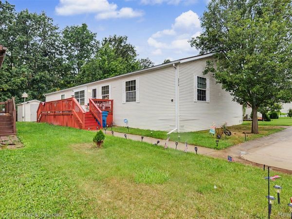 24519 Manchester, Brownstown Township, Mi 48134