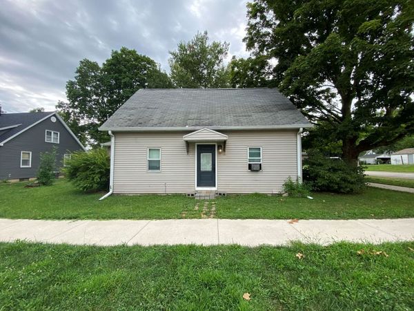 301 S Hanover Street , Metamora, IL 61548