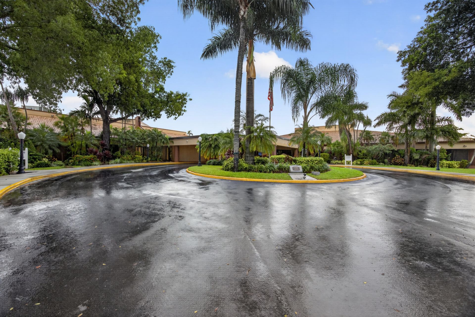 9881 Sunrise Lakes Boulevard, Unit 308, Sunrise, FL 33322 Photo