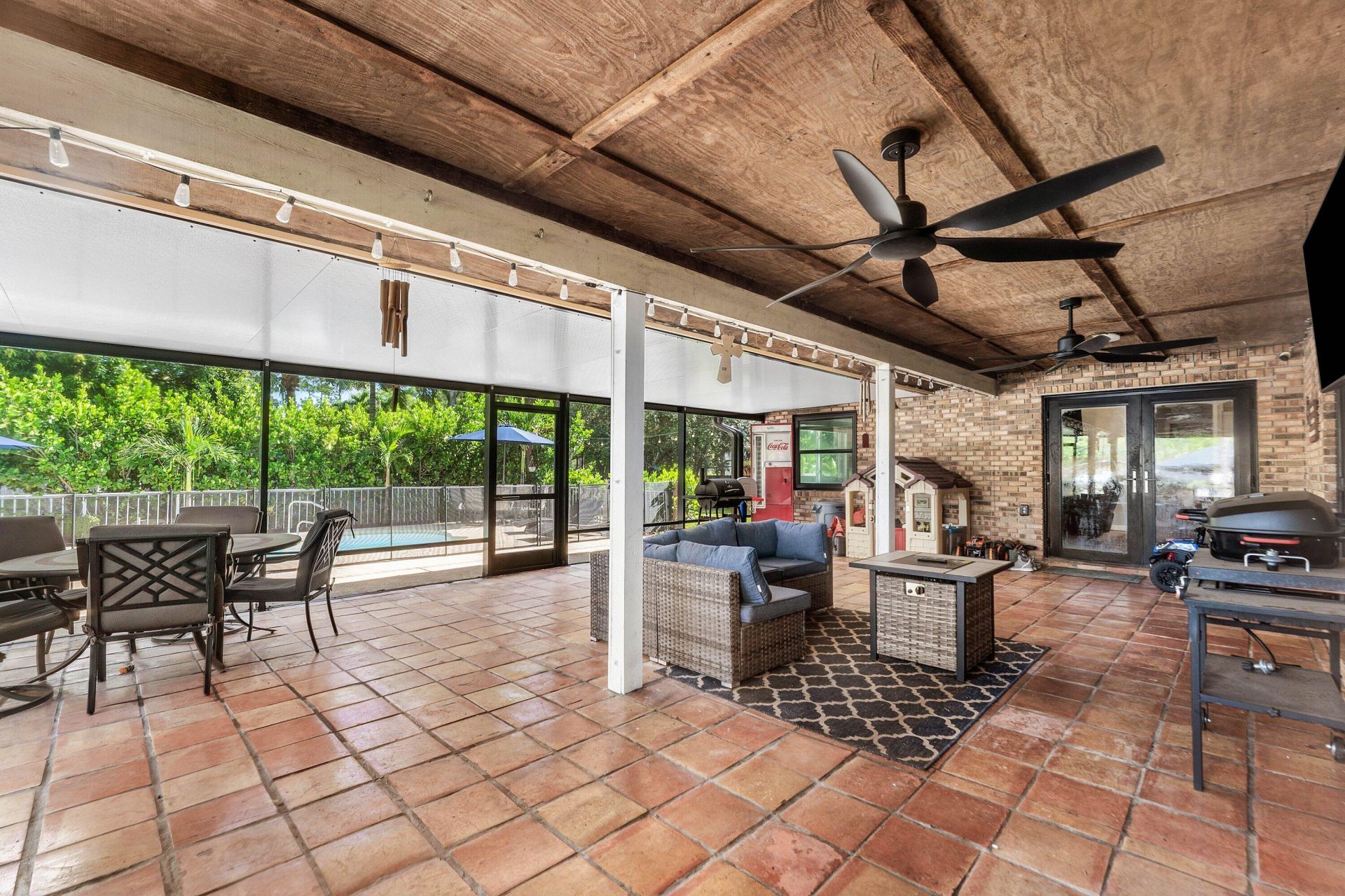 18429 Sycamore Drive W, Loxahatchee, FL 33470 Photo