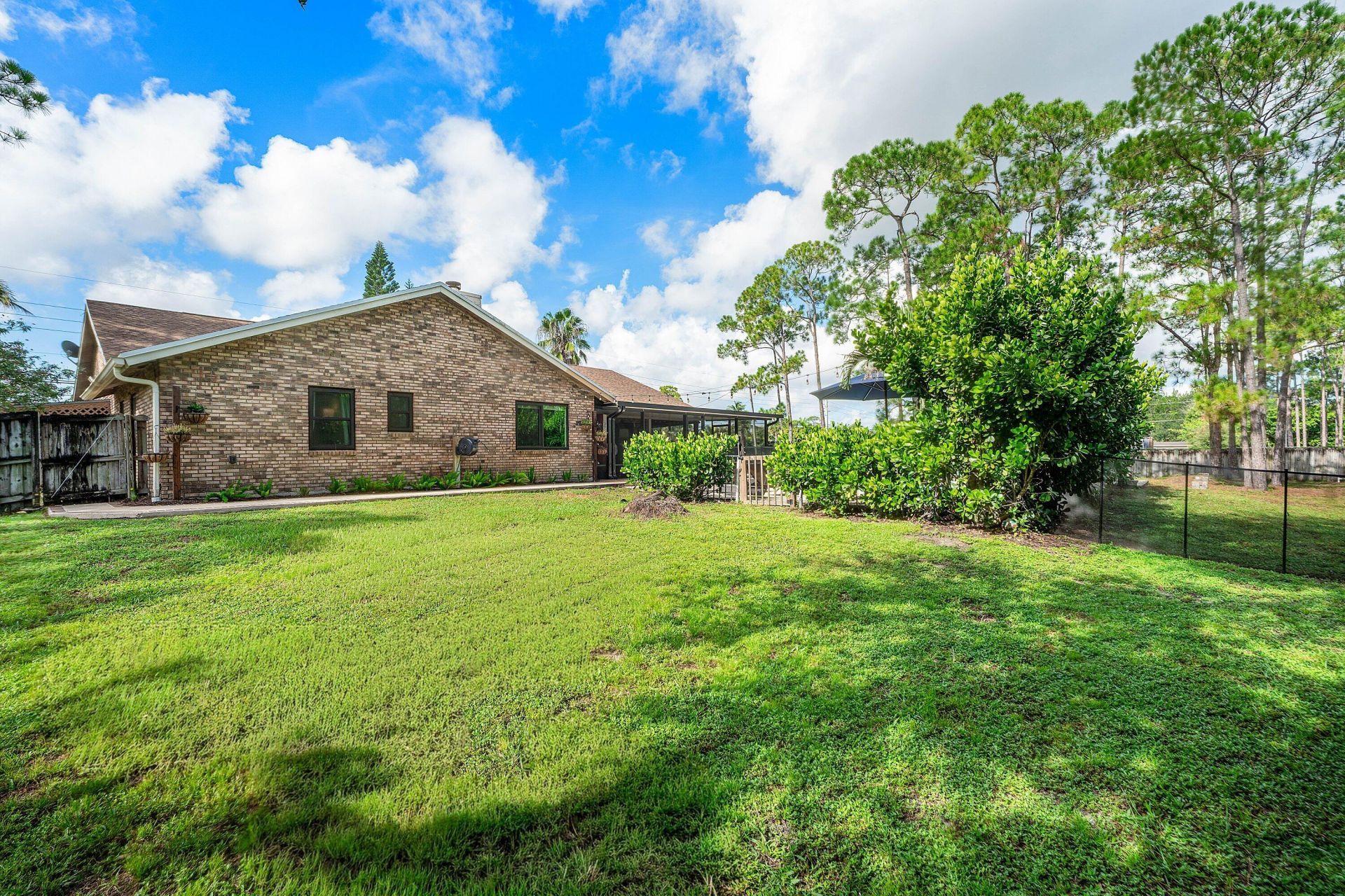 18429 Sycamore Drive W, Loxahatchee, FL 33470 Photo