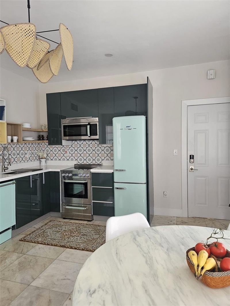 801 8th St, Unit 201, Miami Beach, FL 33139 Photo