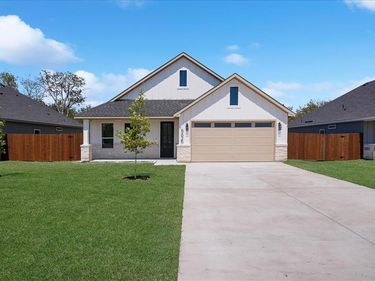 5625 Oak Grove Road N, Fort Worth, TX 76134