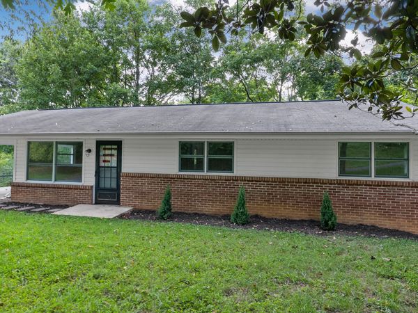 310 Pine St, Mount Carmel, TN 37645