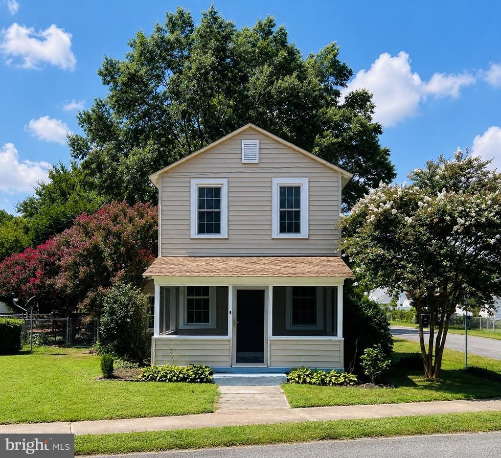 301 Bancroft Avenue , Colonial Beach, VA 22443 Main Photo