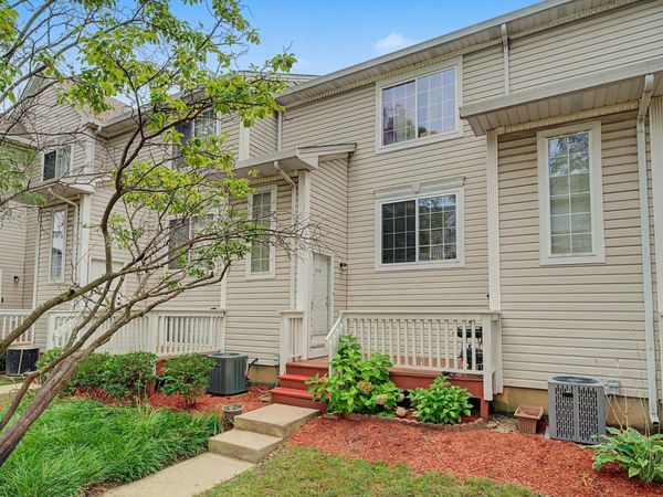 309 CANDLELIGHT Court , Unit 309, Bolingbrook, IL 60440
