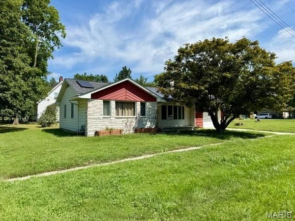 207 Pine Street , Greenfield, IL 62044