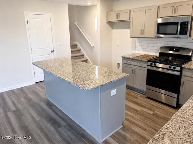 392 Aldergate Drive Photo 4
