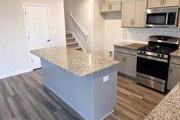 392 Aldergate Drive photo 4