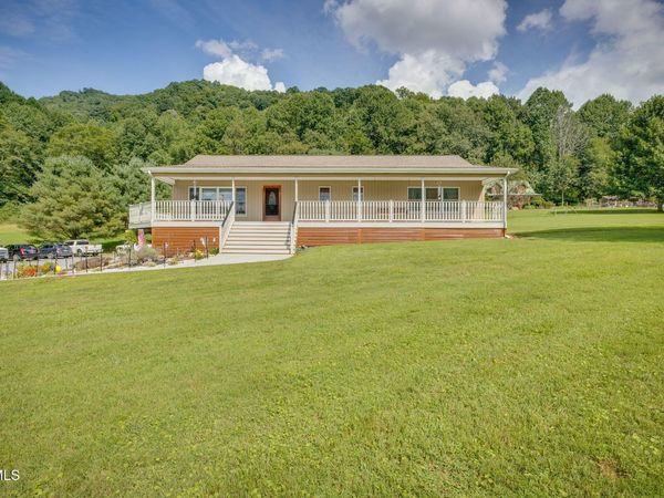 100 Meadow Springs Court, Flag Pond, TN 37657
