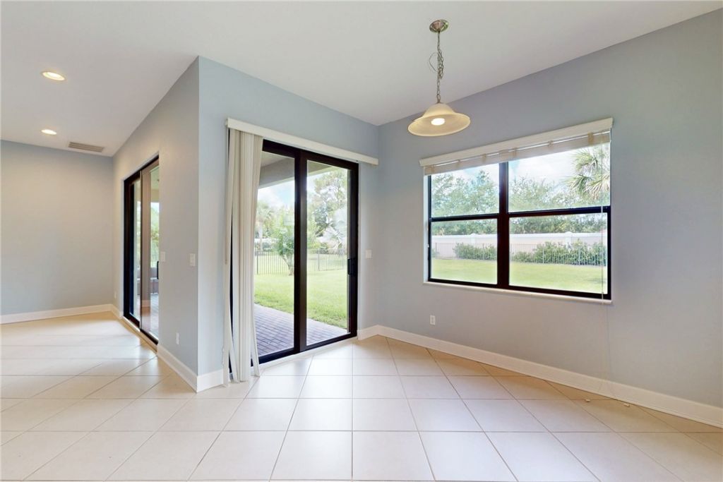 5537 57th Way, Vero Beach, FL 32967 Photo