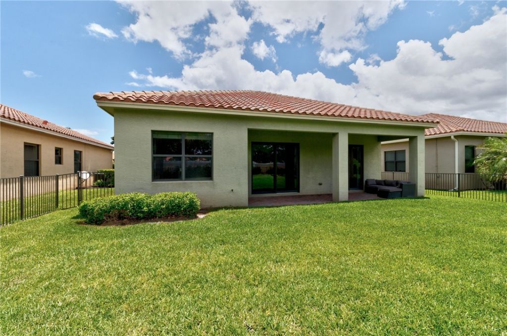 5537 57th Way, Vero Beach, FL 32967 Photo