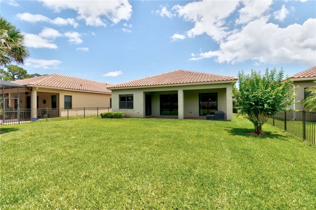 5537 57th Way, Vero Beach, FL 32967 Photo