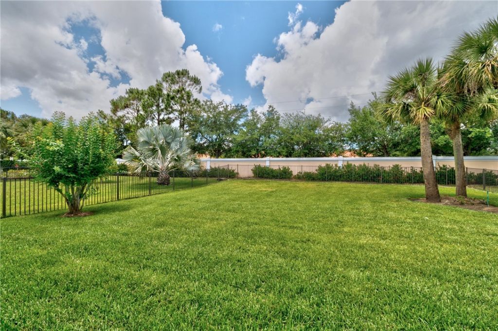 5537 57th Way, Vero Beach, FL 32967 Photo