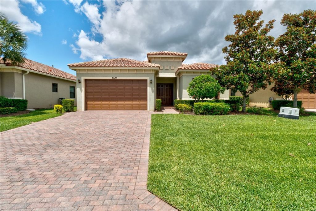 5537 57th Way, Vero Beach, FL 32967 Photo