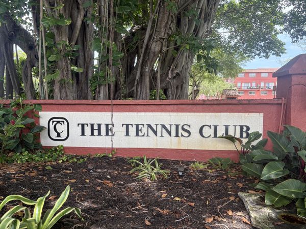 680 TENNIS CLUB Drive, Unit 303, Fort Lauderdale, FL 33311