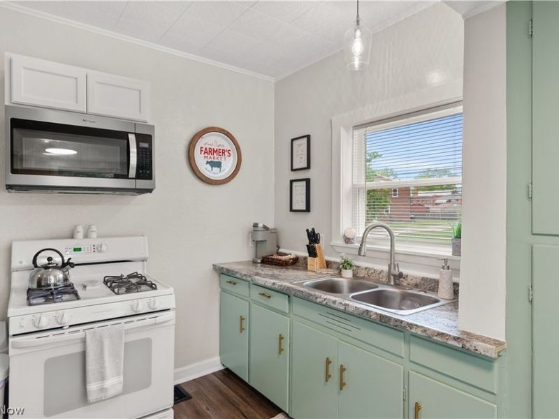 3175 Rocky River Drive, Cleveland, OH 44111 Photo 38