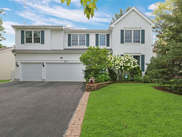 4541 W Westchester Lane , Libertyville, IL 60048