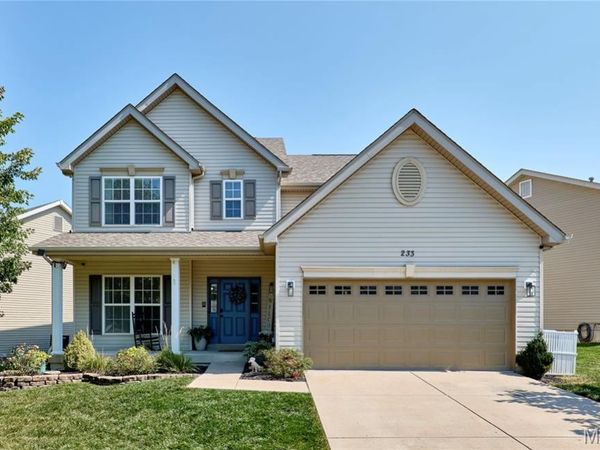 233 Spring Borough Drive, O'Fallon, MO 63368