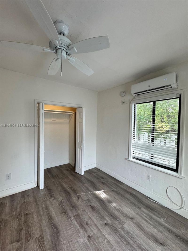 570 NE 69th St, Unit 5, Miami, FL 33138 Photo