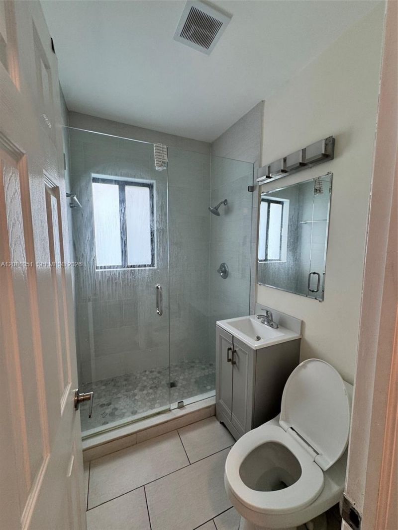 570 NE 69th St, Unit 5, Miami, FL 33138 Photo