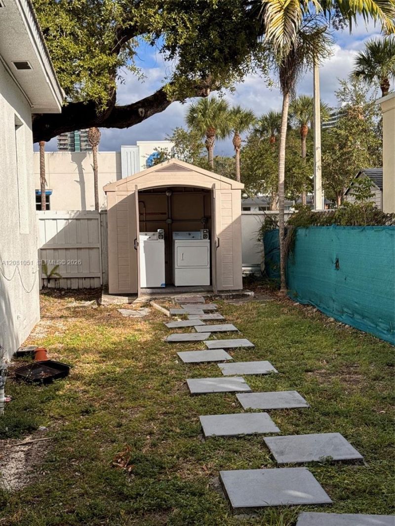 570 NE 69th St, Unit 5, Miami, FL 33138 Photo