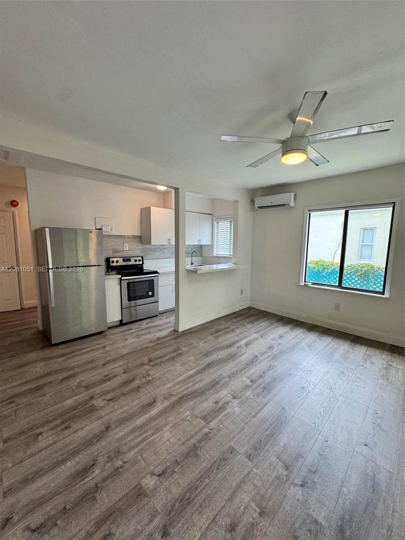 570 NE 69th St, Unit 5, Miami, FL 33138 Photo