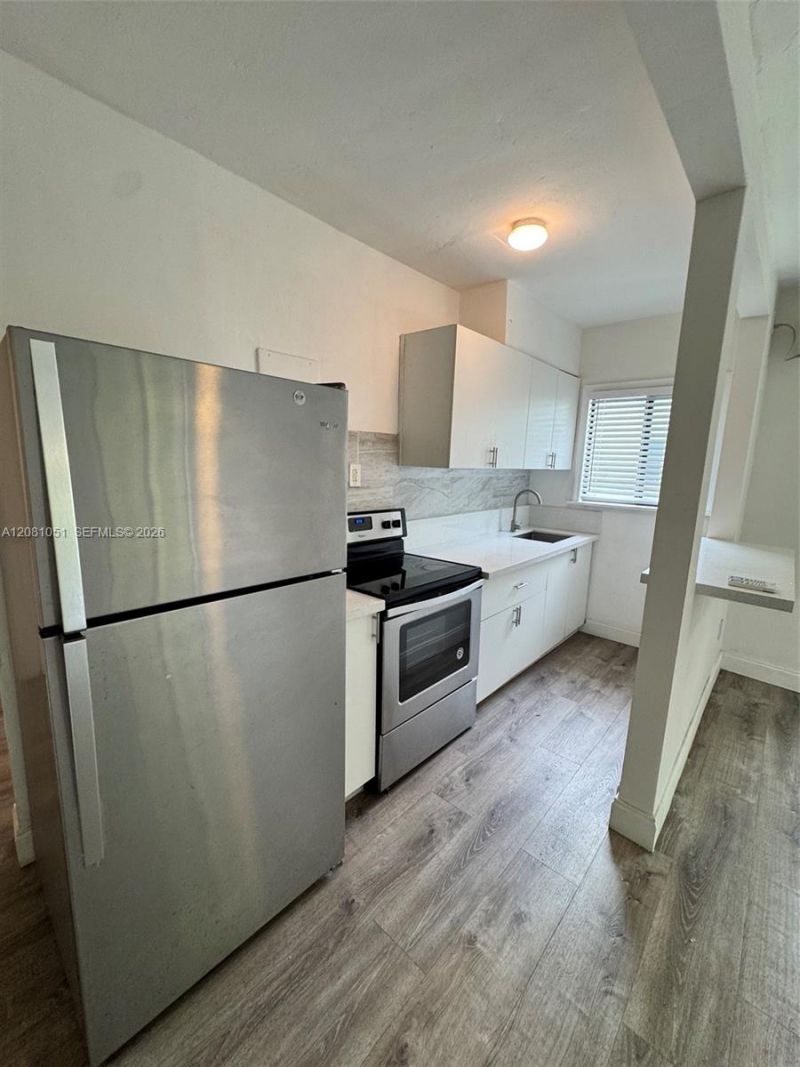 570 NE 69th St, Unit 5, Miami, FL 33138 Photo