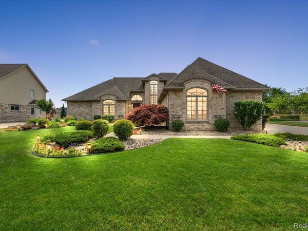 3216 Lake Forest Drive, Sterling Heights, Mi 48314