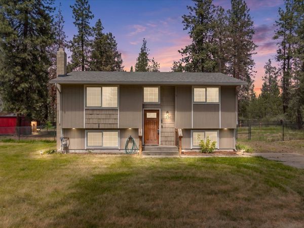 11296 W Sagewood Rd, Nine Mile Falls, WA 99026