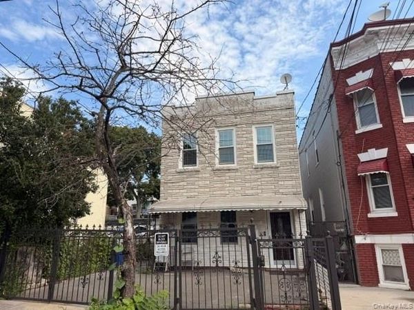 1041 E 216th Street , Bronx, NY 10469