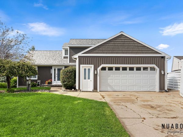 3037 Bluewater Lane SW, Grandville, MI 49418