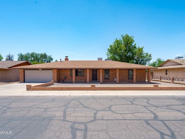 11826 N 82ND Drive N, Peoria, AZ 85345
