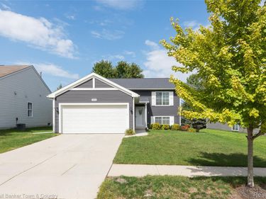 8614 Swartz River Drive, Handy Township, Mi 48836