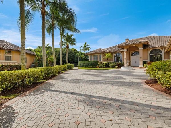11613 NW 5th St , Plantation, FL 33325